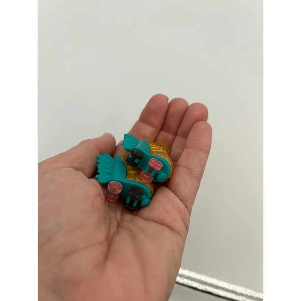 Monster High Lagoona Blue Wheel Love Roller Skates